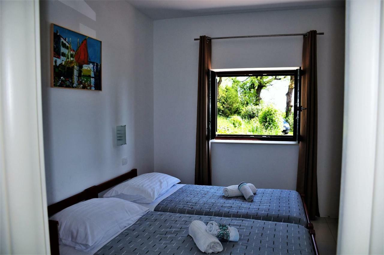 Apartmani Kadmen Ika Exterior photo