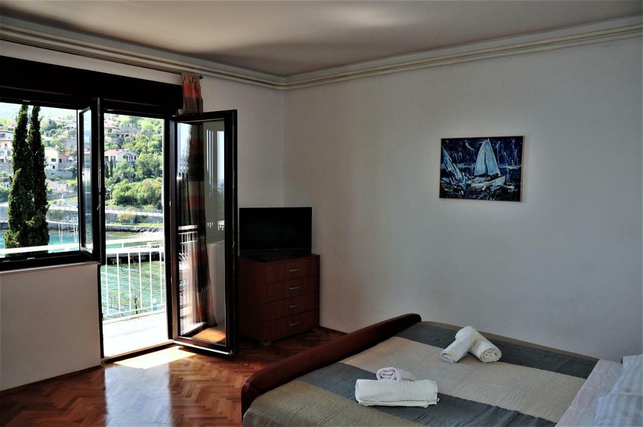 Apartmani Kadmen Ika Exterior photo