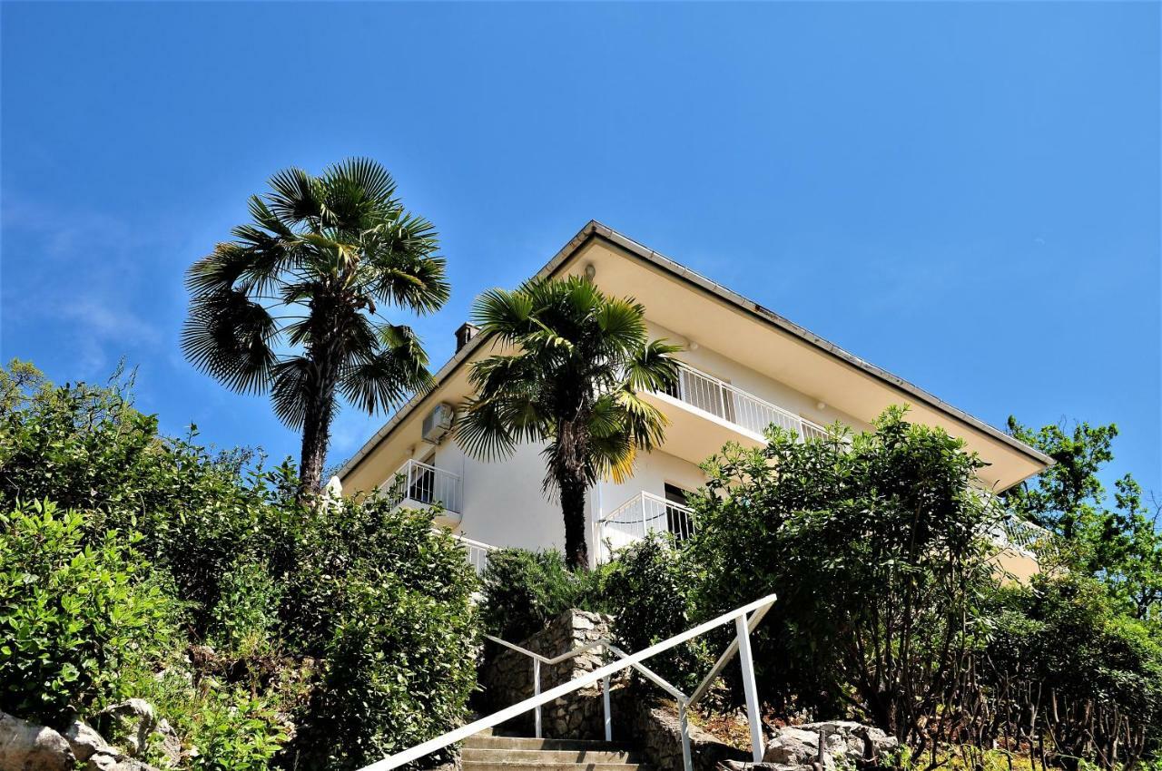 Apartmani Kadmen Ika Exterior photo