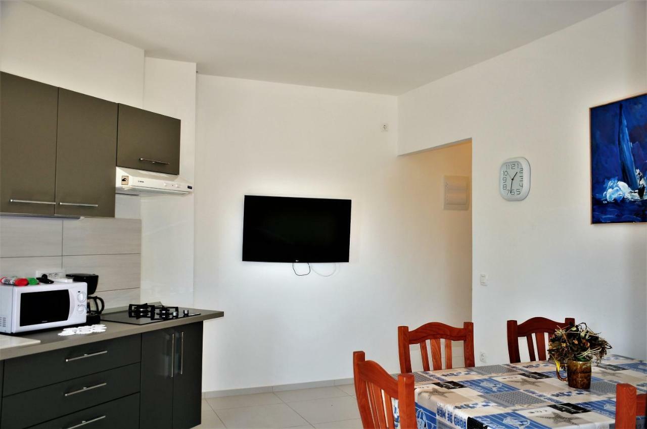 Apartmani Kadmen Ika Exterior photo