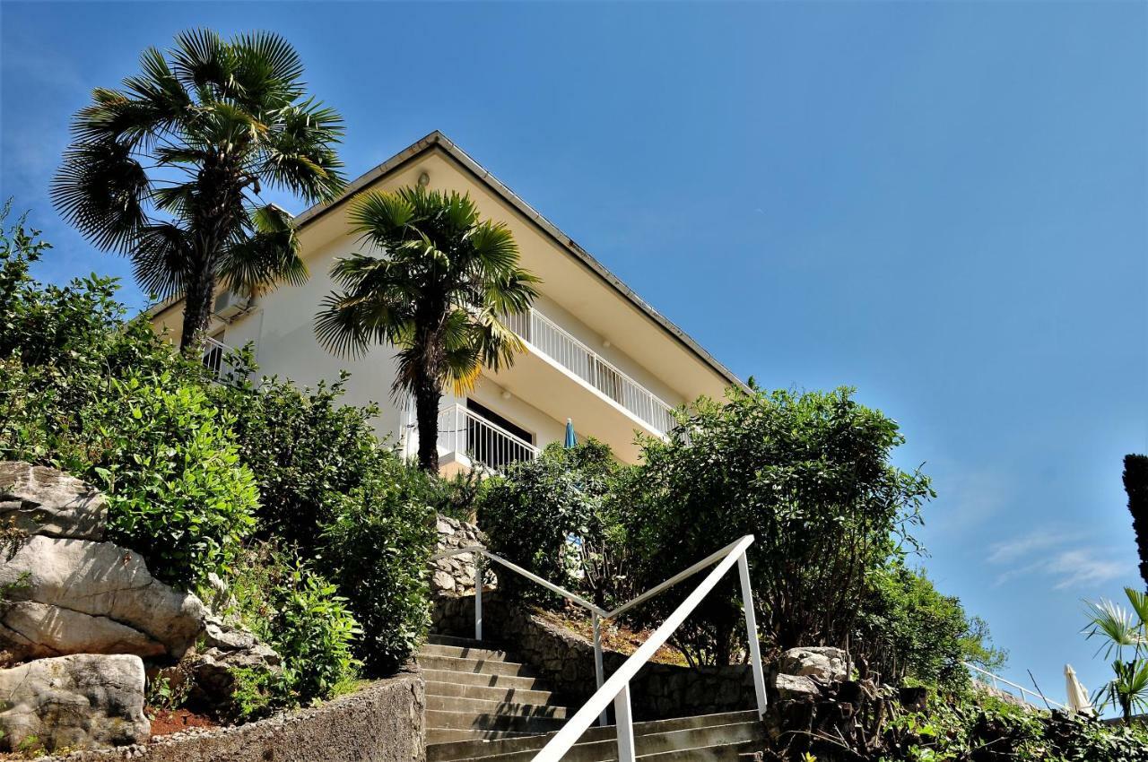 Apartmani Kadmen Ika Exterior photo